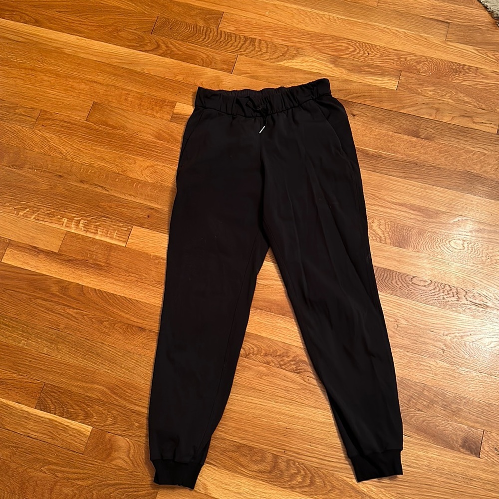 Lululemon Ladies Black Joggers size 4